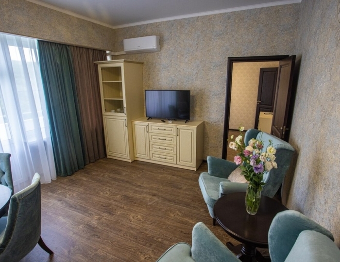 Люкс люкс 2-местный 2-комнатный  (Л2м2к1) - Санаторий «Дубрава» Железноводск